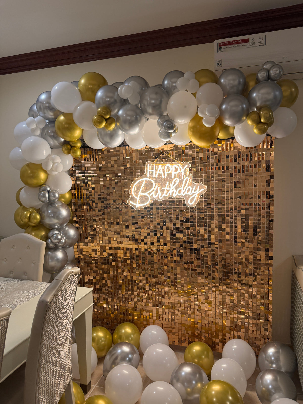 Shimar wall Balloon set up ￼