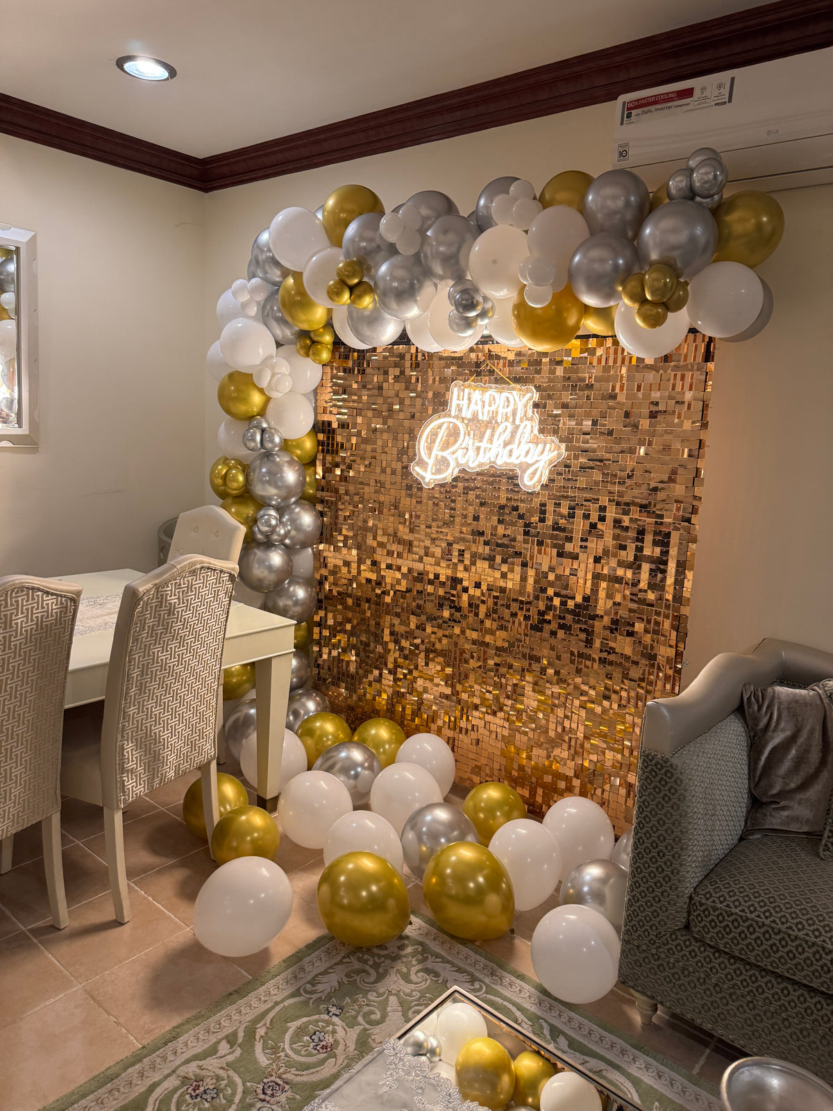 Shimar wall Balloon set up ￼