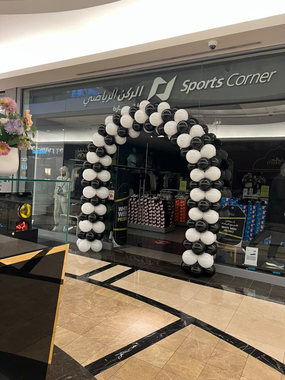Black and white colour balloon arch